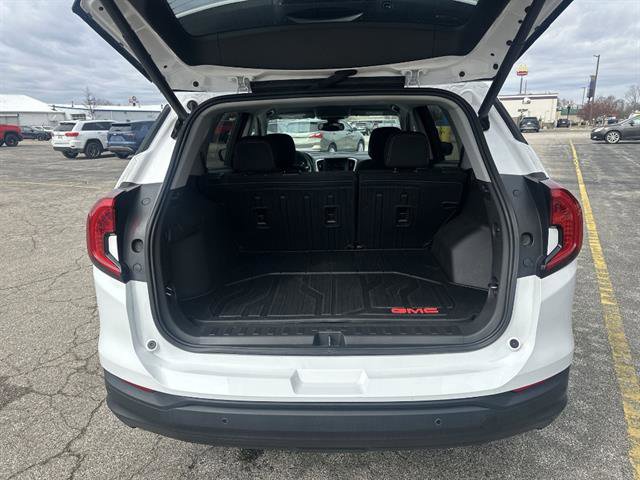 Used 2023 GMC Terrain SLE w/ Driver Convenience Package image 41