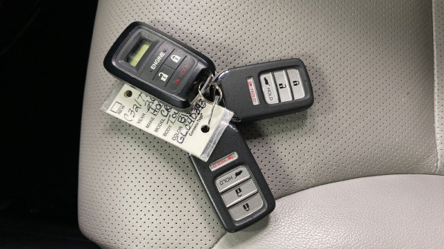Used 2016 Honda CR-V Touring image 21