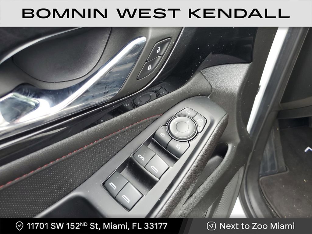 Used 2023 Chevrolet Traverse RS image 25