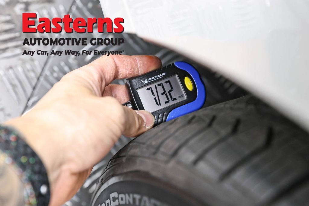 Used 2023 BMW 530e xDrive w/ Convenience Package AWD/4WD image 32