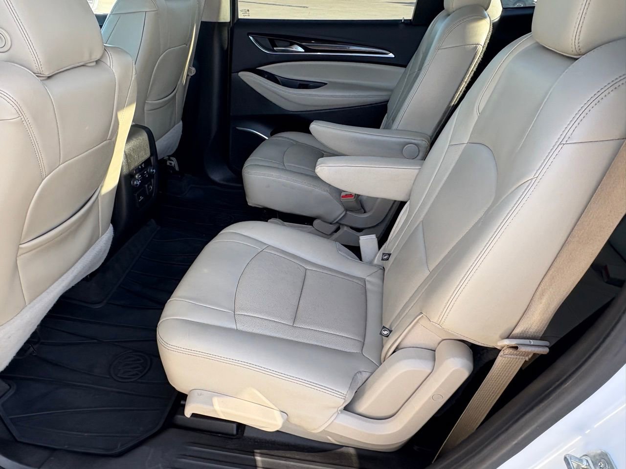 Used 2020 Buick Enclave Premium w/ Sun and Sites Package image 38