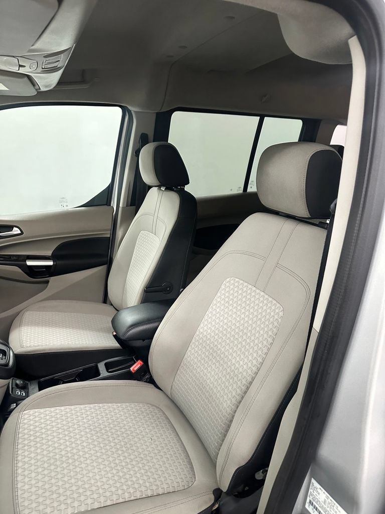 Used 2022 Ford Transit Connect XLT FWD image 12