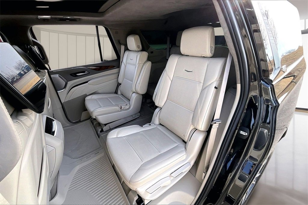 Certified 2024 Cadillac Escalade Sport Platinum w/ LPO, Floor Liner Package image 28