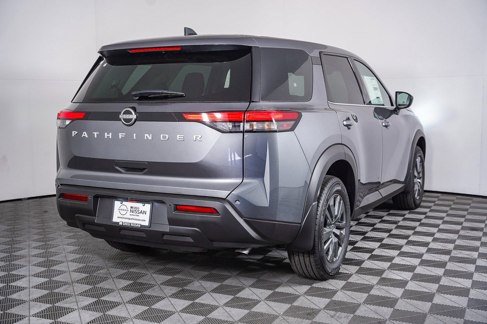 Certified 2025 Nissan Pathfinder S image 8