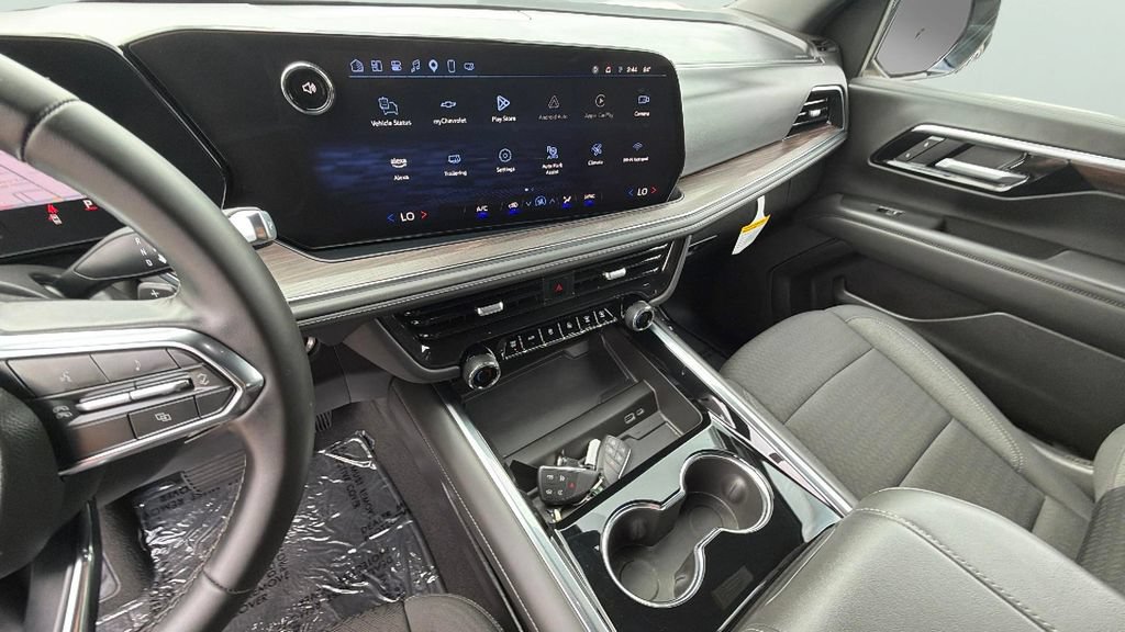 Certified 2025 Chevrolet Suburban LS RWD image 19