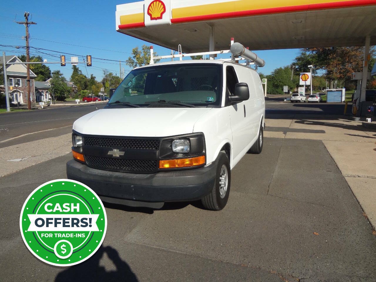 Used 2015 Chevrolet Express 2500 RWD image 1