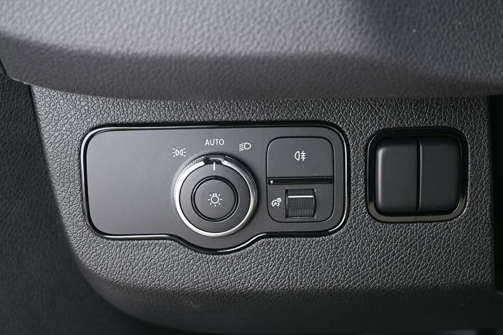 Used 2025 Mercedes-Benz Sprinter 2500 image 9
