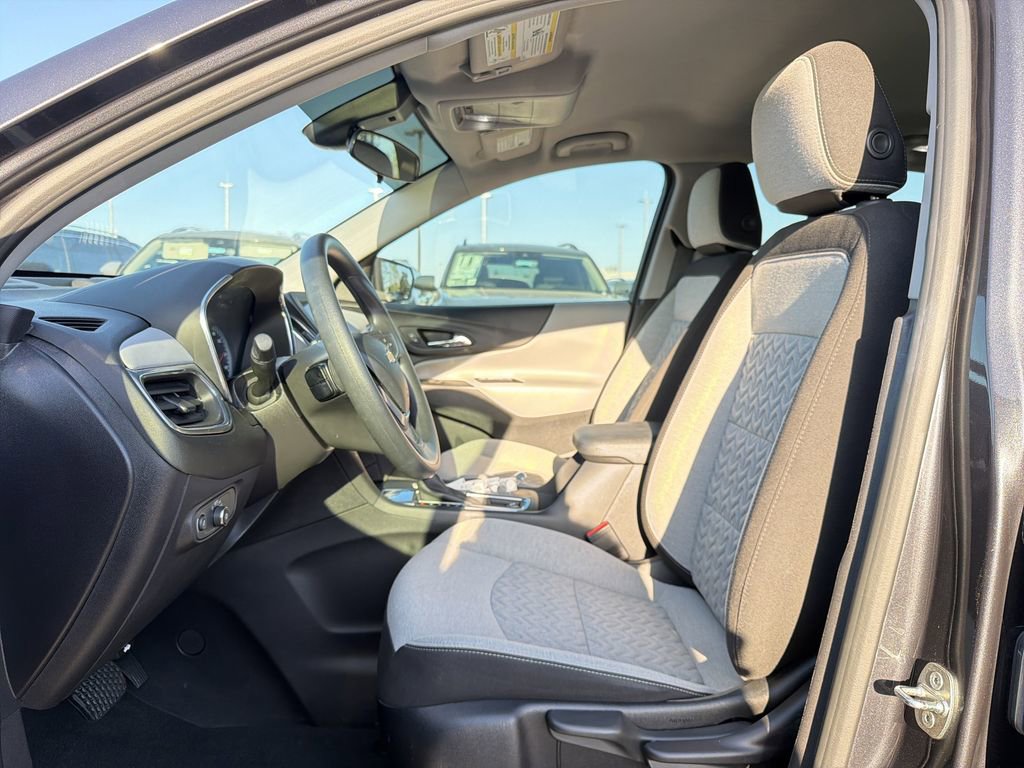 Used 2022 Chevrolet Equinox LS image 11
