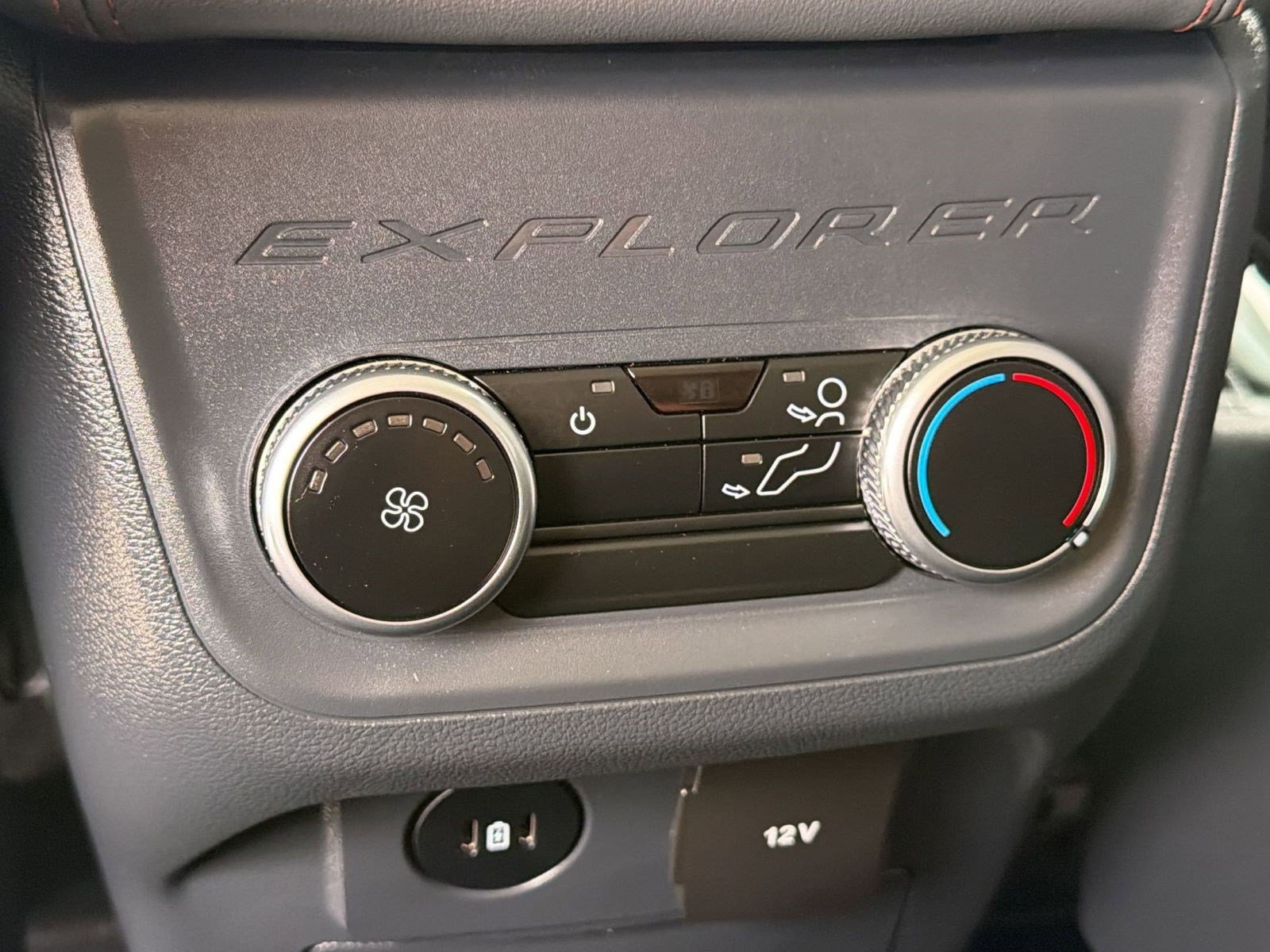 Certified 2025 Ford Explorer Active w/ Active Comfort Package RWD image 19