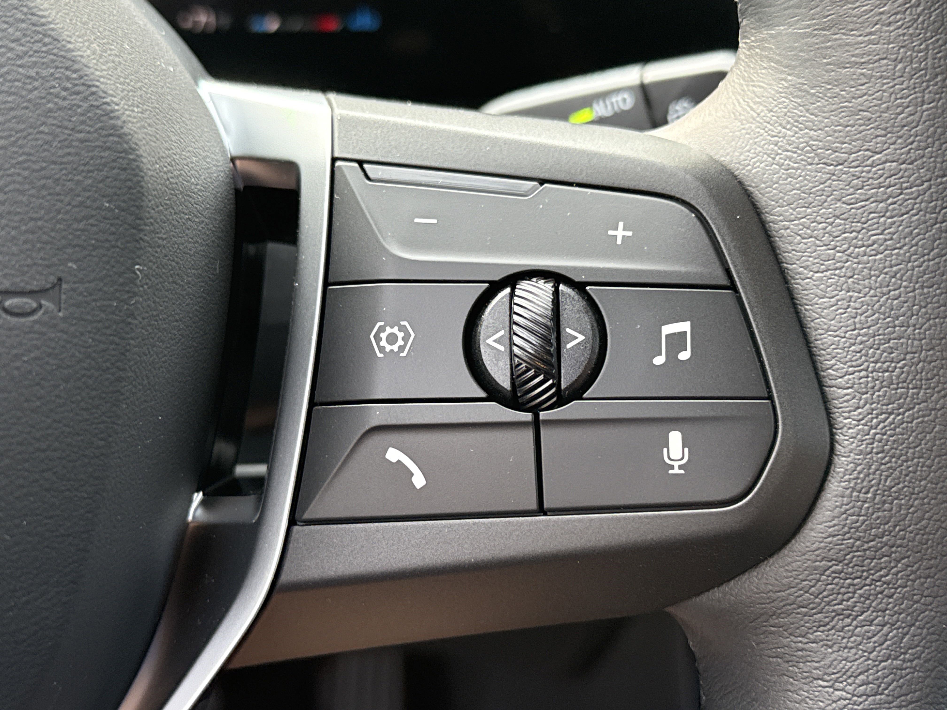 New 2025 BMW X1 xDrive28i w/ Convenience Package image 12