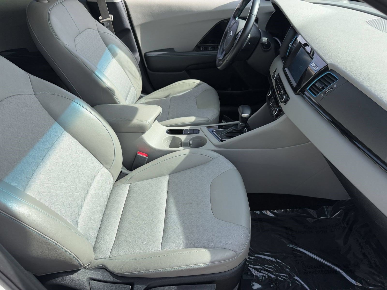 Used 2019 Kia Niro EX FWD image 23