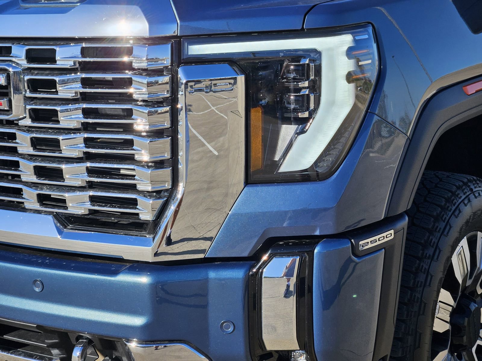 Used 2026 GMC Sierra 2500 Denali w/ Denali Reserve Package image 11