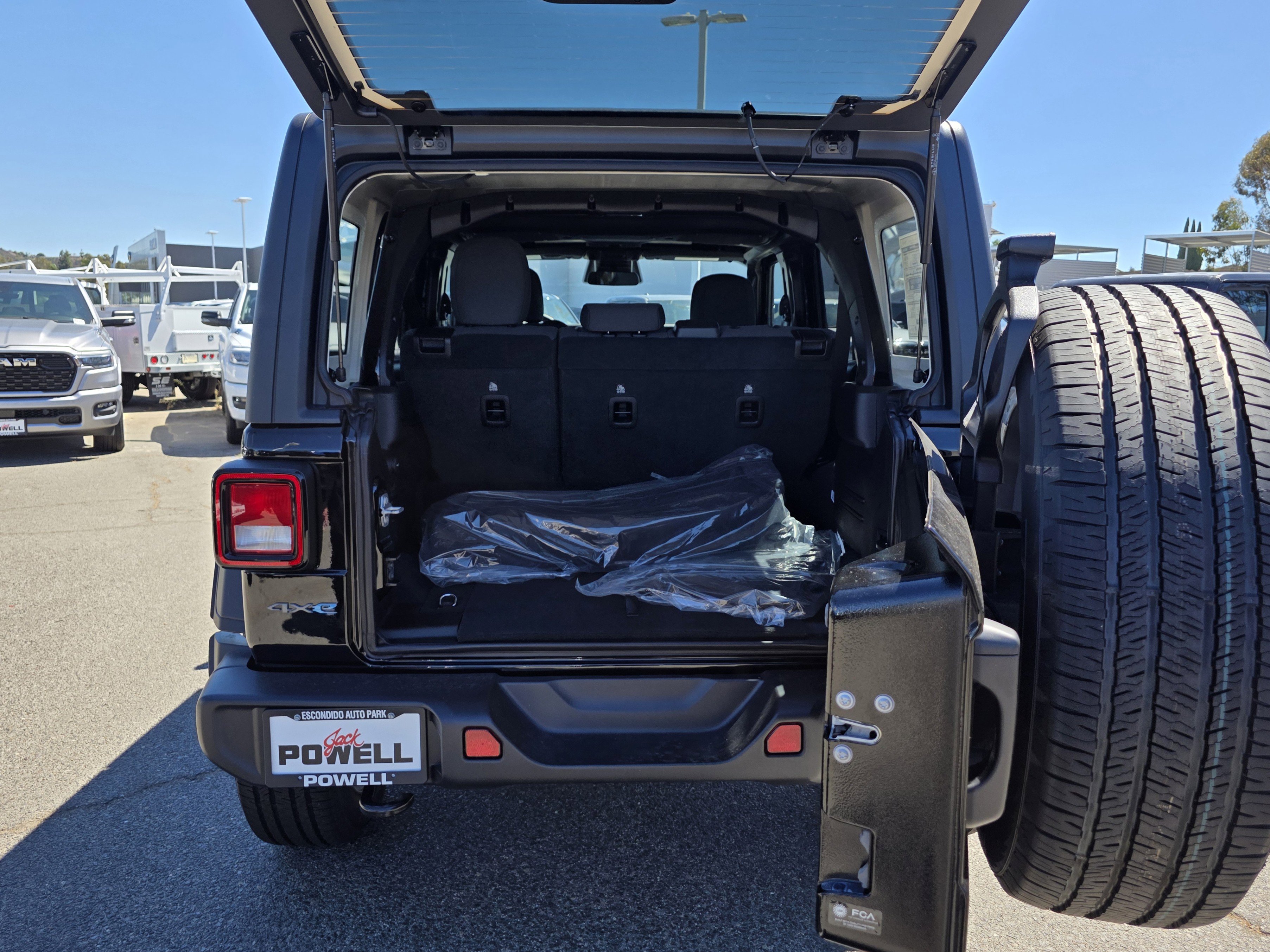 New 2025 Jeep Wrangler Sport S w/ Convenience Group AWD/4WD image 17