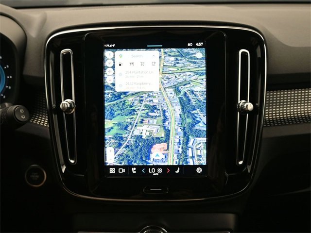 Used 2024 Volvo XC40 B5 Plus image 13