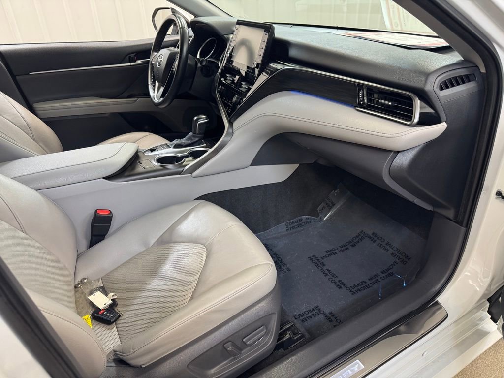 Used 2021 Toyota Camry XLE FWD image 24
