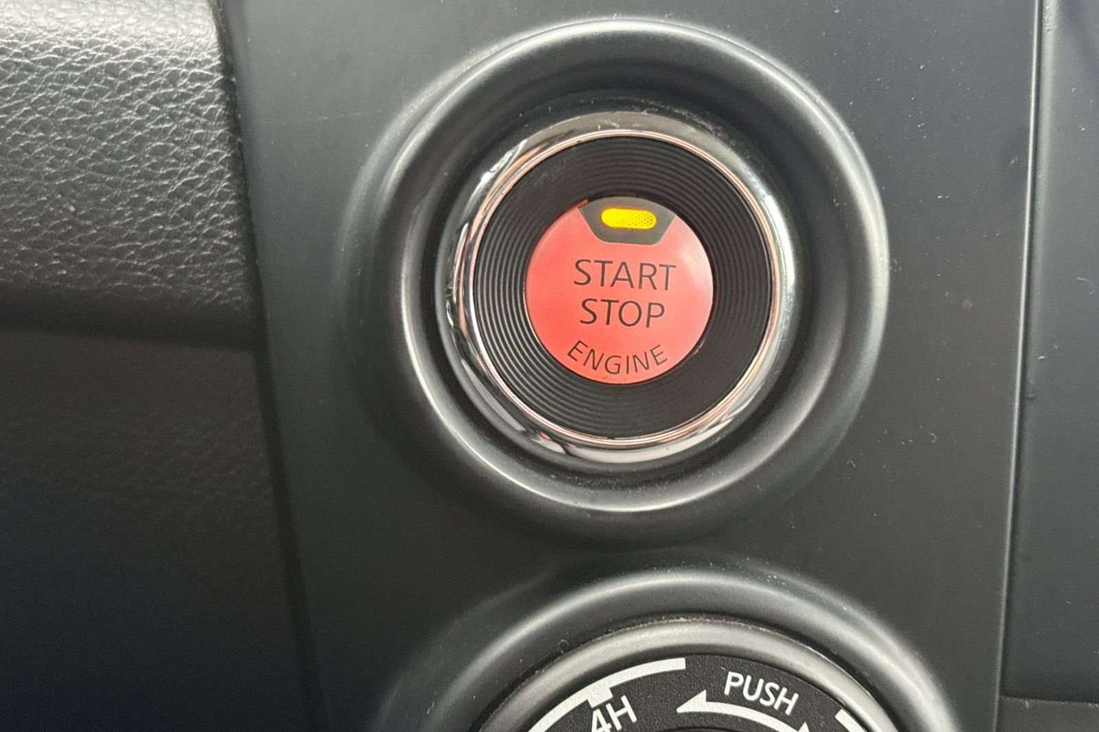 Used 2022 Nissan Titan SV w/ Accessory Utility Package image 22