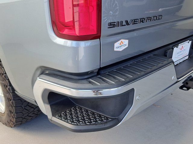 Used 2023 Chevrolet Silverado 1500 LTZ AWD/4WD image 32