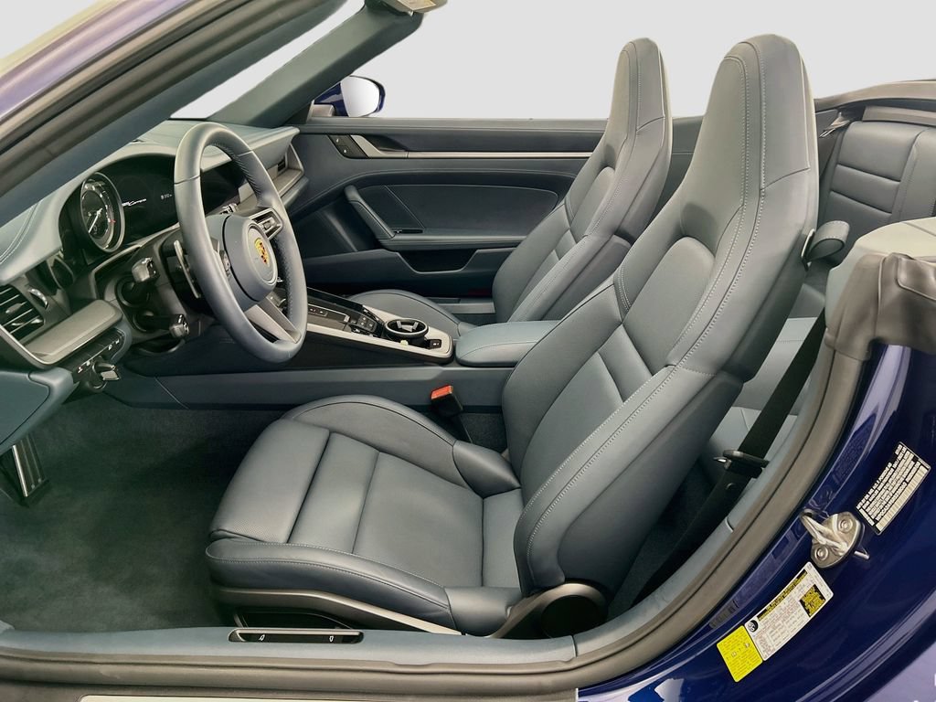 Certified 2024 Porsche 911 Carrera RWD image 5
