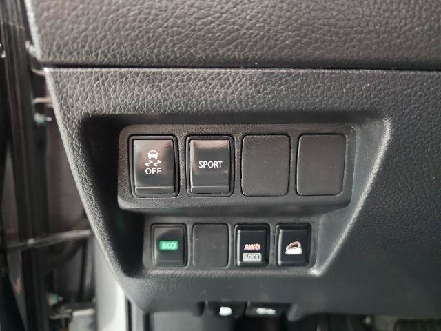Used 2016 Nissan Rogue S AWD/4WD image 14