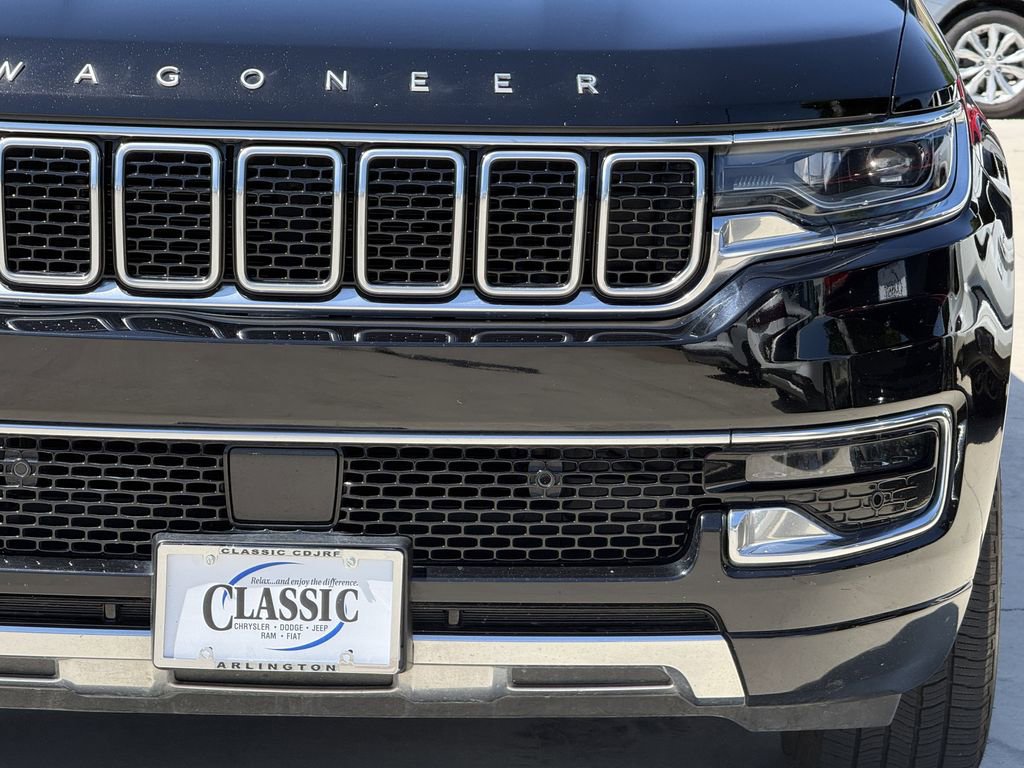 Used 2024 Jeep Wagoneer L Series III w/ Flexible Seating Group AWD/4WD image 9