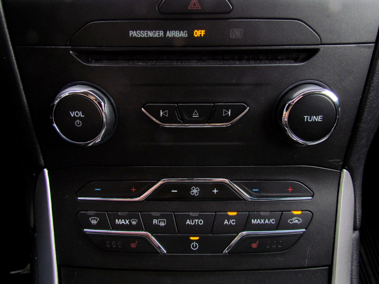 Used 2017 Ford Edge SEL w/ Equipment Group 201A image 39