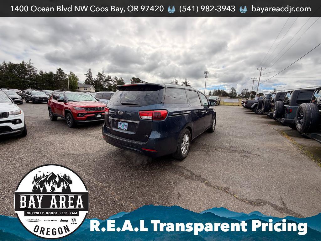 Used 2016 Kia Sedona LX w/ LX Convenience Package FWD image 5