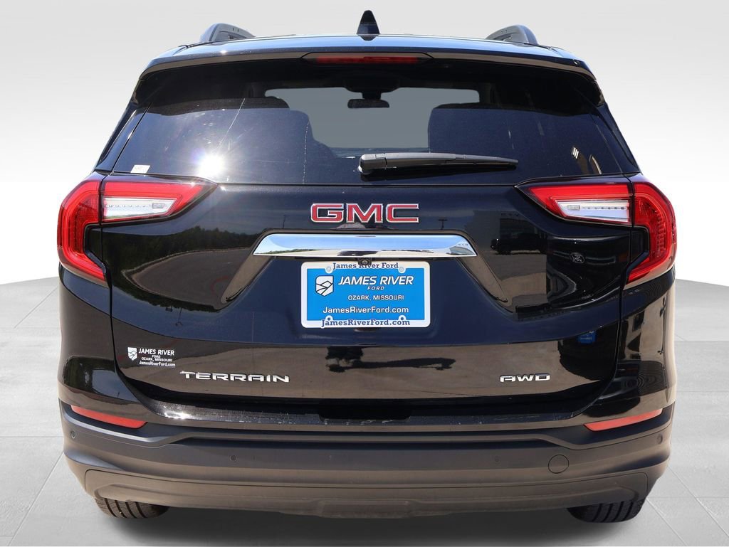 Used 2022 GMC Terrain SLE w/ Driver Convenience Package AWD/4WD image 4