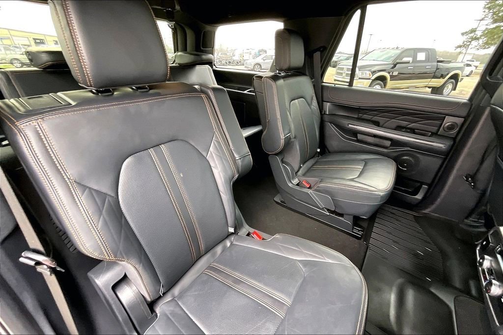 Used 2024 Ford Expedition Platinum AWD/4WD image 22