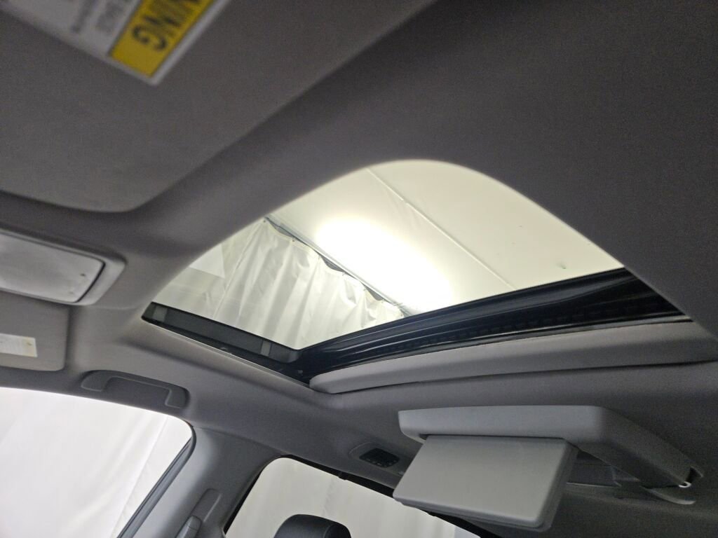 Used 2023 Honda Odyssey Touring image 25