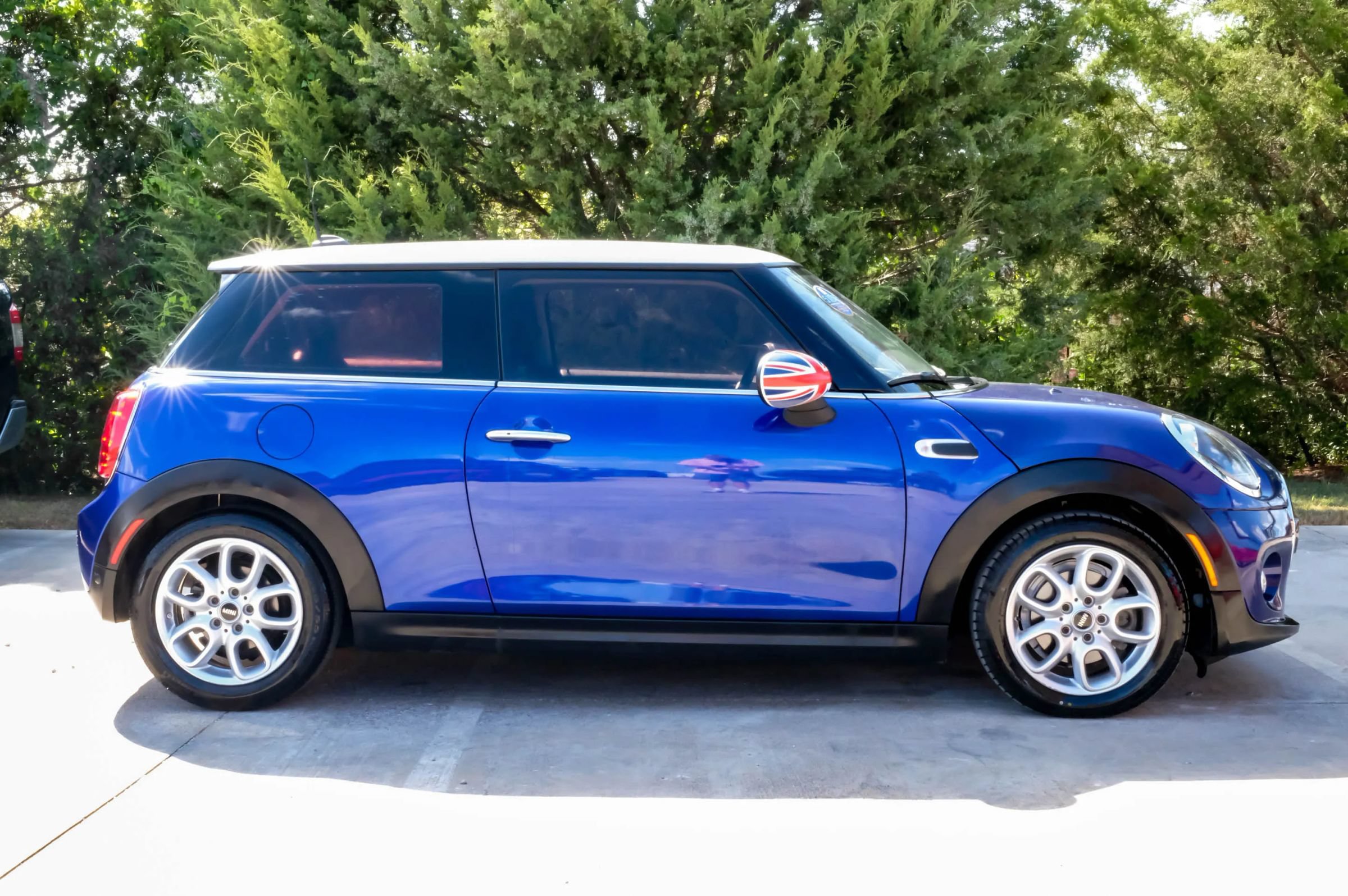 Used 2019 MINI Cooper 2-Door Hardtop FWD image 8