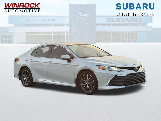 Used 2021 Toyota Camry XLE FWD image 1