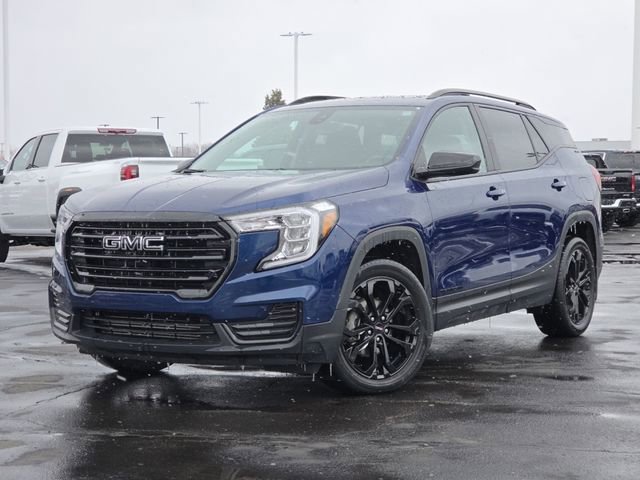 Used 2022 GMC Terrain SLE w/ Driver Convenience Package image 2
