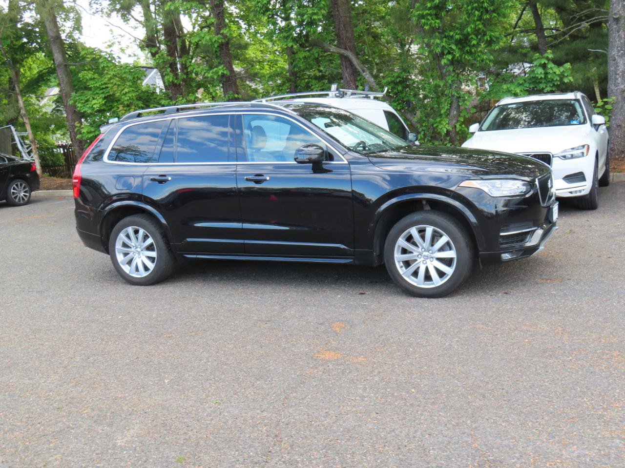 Used 2016 Volvo XC90 T6 Momentum w/ Protection Package Plus AWD/4WD image 21