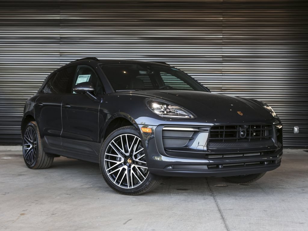 Certified 2026 Porsche Macan AWD/4WD image 9