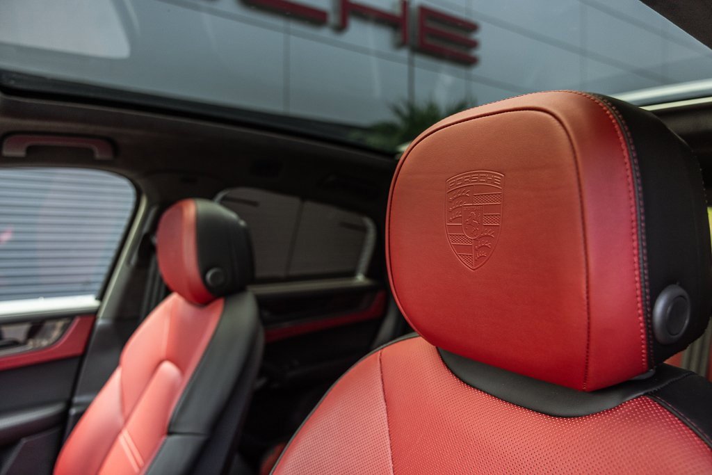 Certified 2025 Porsche Cayenne GTS image 17