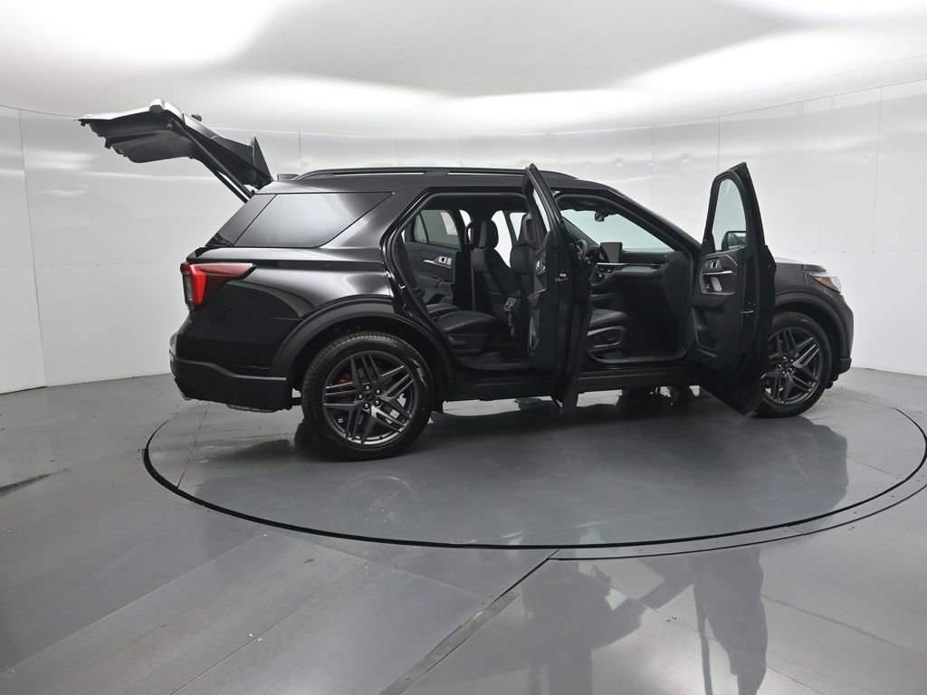 New 2026 Ford Explorer ST w/ Sun And Sound Package image 4
