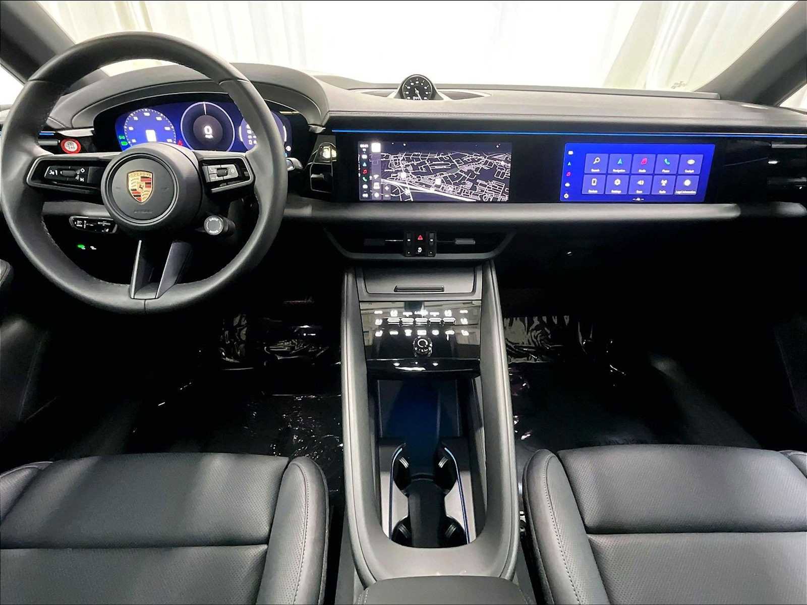 Used 2025 Porsche Macan Electric image 17