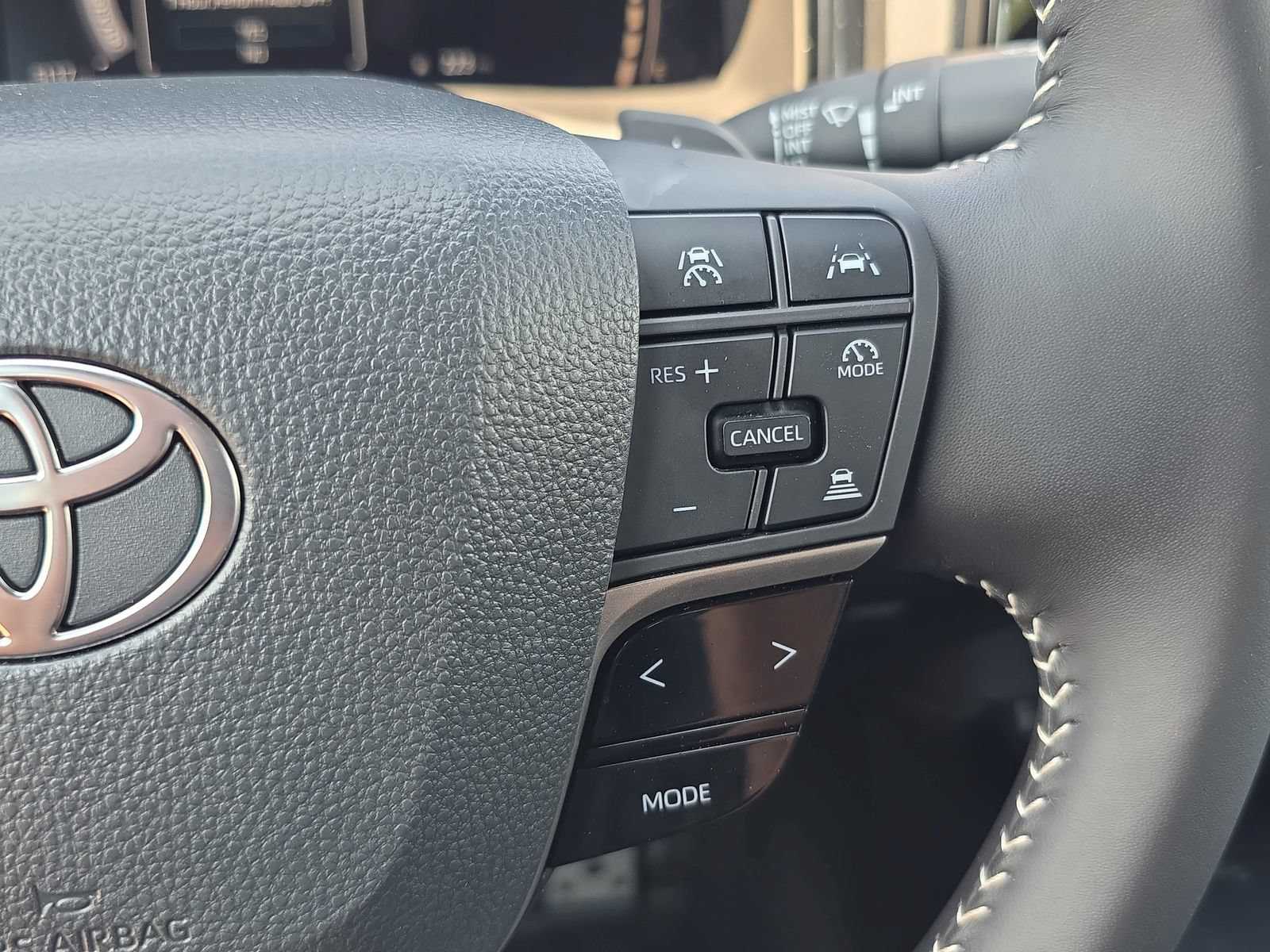Used 2026 Toyota Camry SE w/ Multimedia Upgrade Package FWD image 15