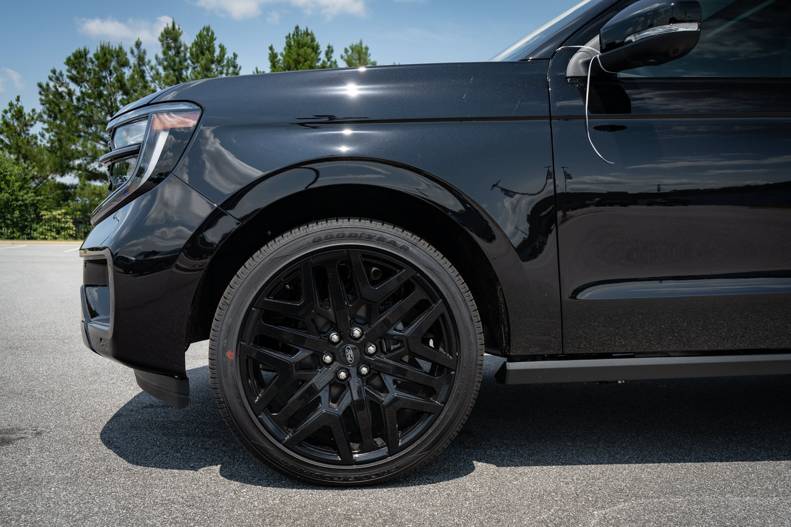 New 2026 Ford Expedition Platinum w/ Stealth Performance Package AWD/4WD image 11