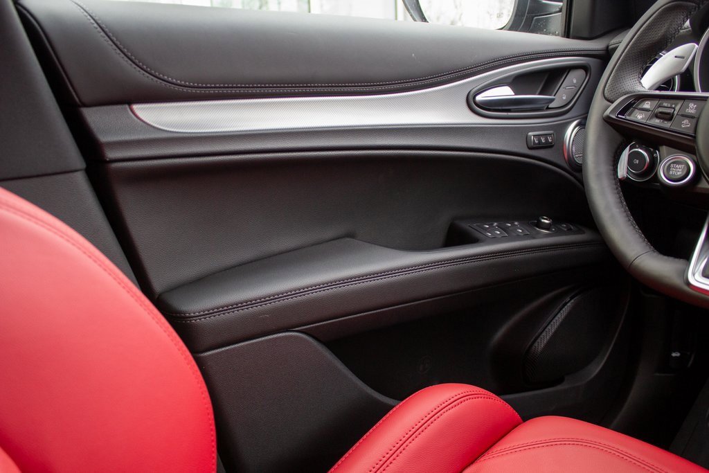 New 2025 Alfa Romeo Stelvio Sprint image 19
