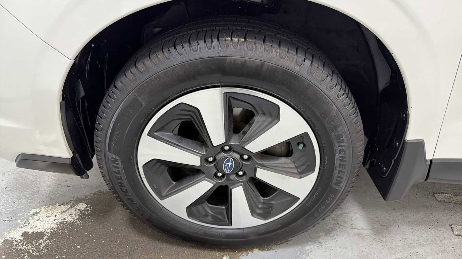Used 2017 Subaru Forester 2.5i Limited AWD/4WD image 10