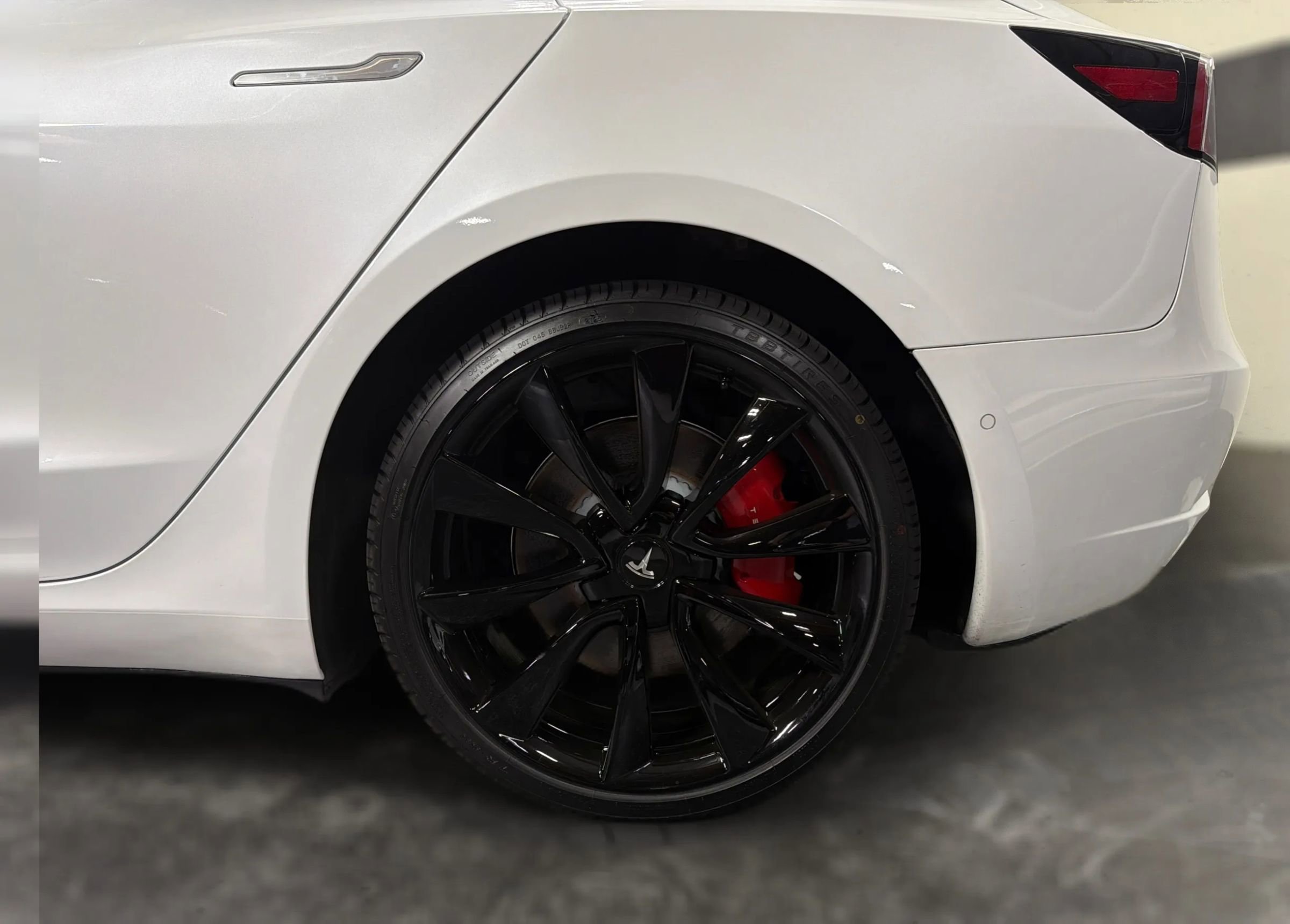 Used 2019 Tesla Model 3 Performance image 23
