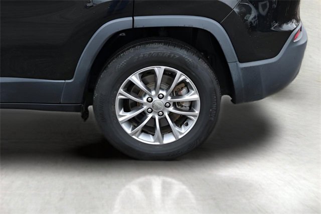 Used 2019 Jeep Cherokee Latitude Plus w/ Comfort/Convenience Group image 9