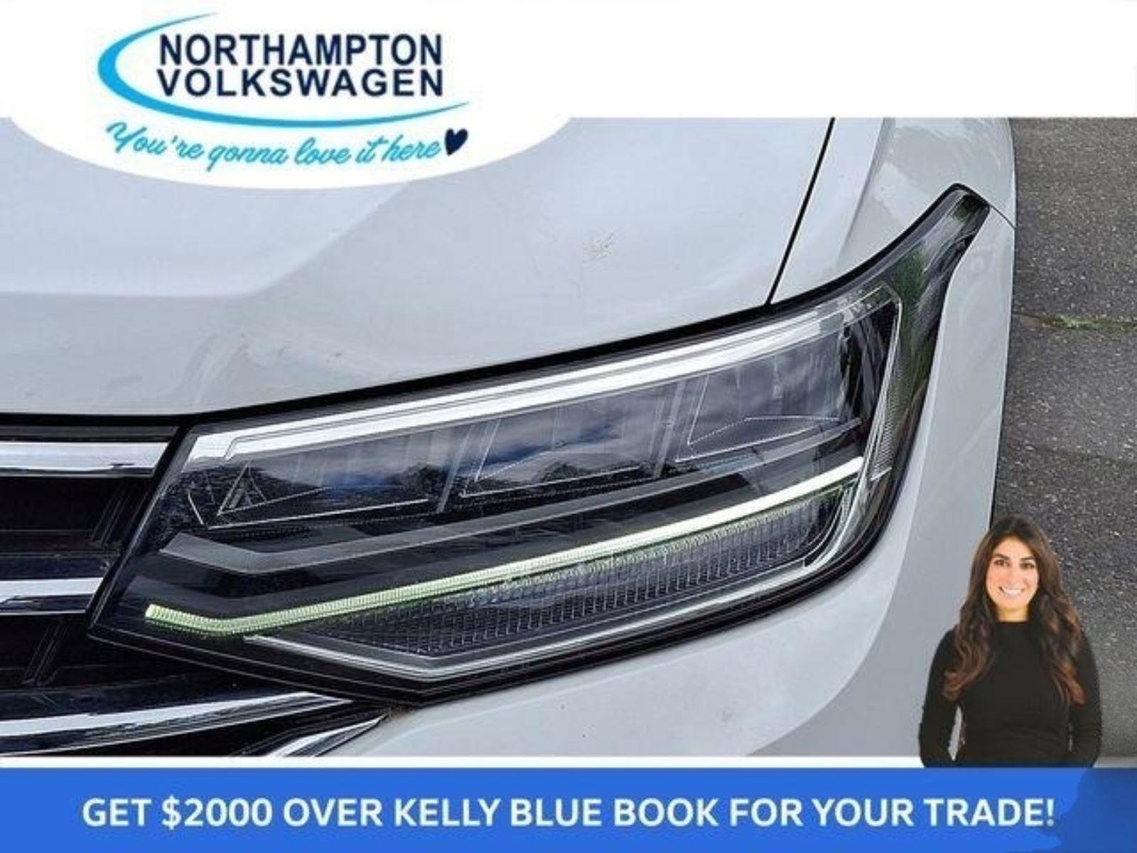 Used 2022 Volkswagen Tiguan SE w/ Panoramic Sunroof Package image 9