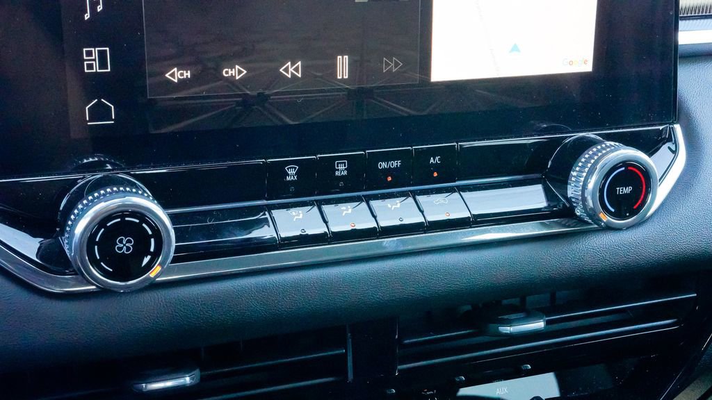 Used 2025 GMC Canyon Elevation image 30