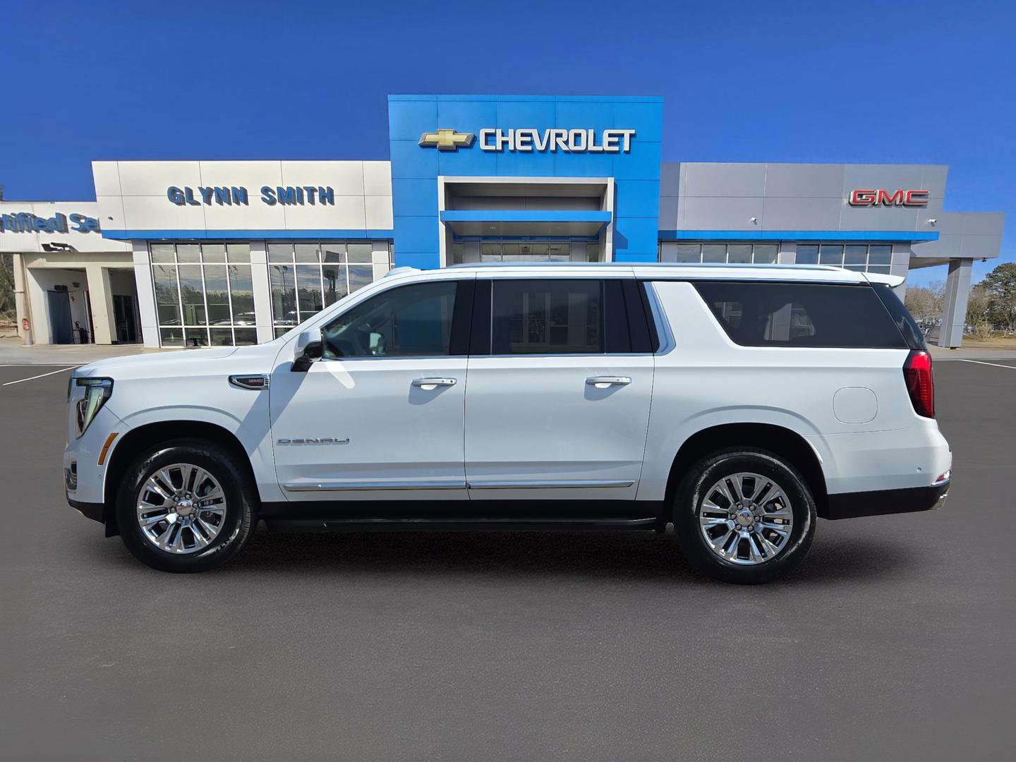 New 2026 GMC Yukon XL Denali w/ Advanced Technology Package image 12