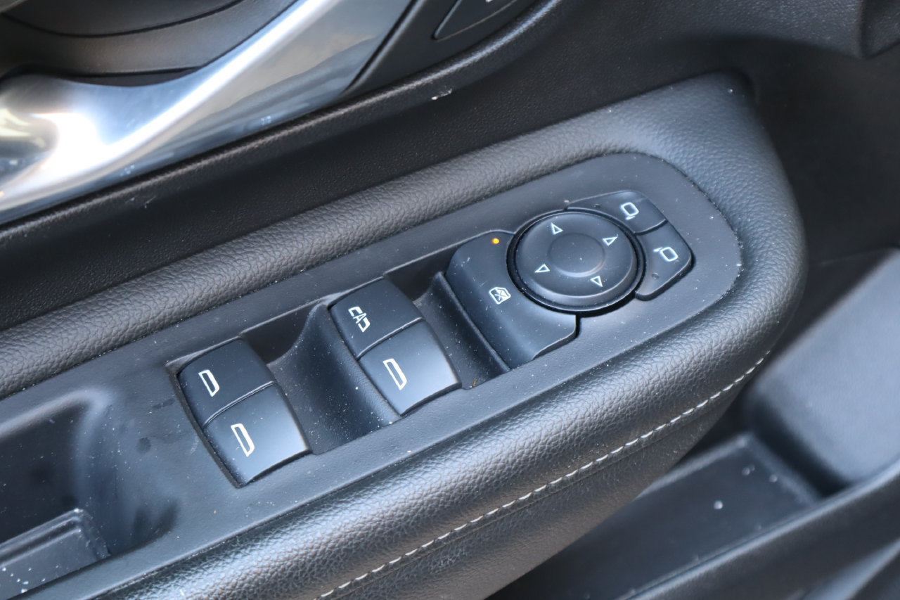 Used 2024 GMC Terrain SLE FWD image 20