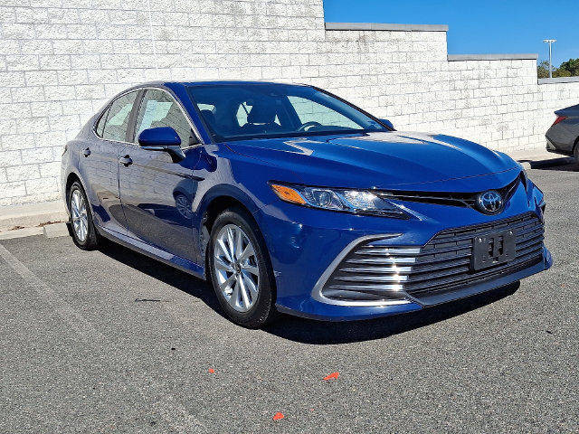 Used 2024 Toyota Camry LE FWD image 3