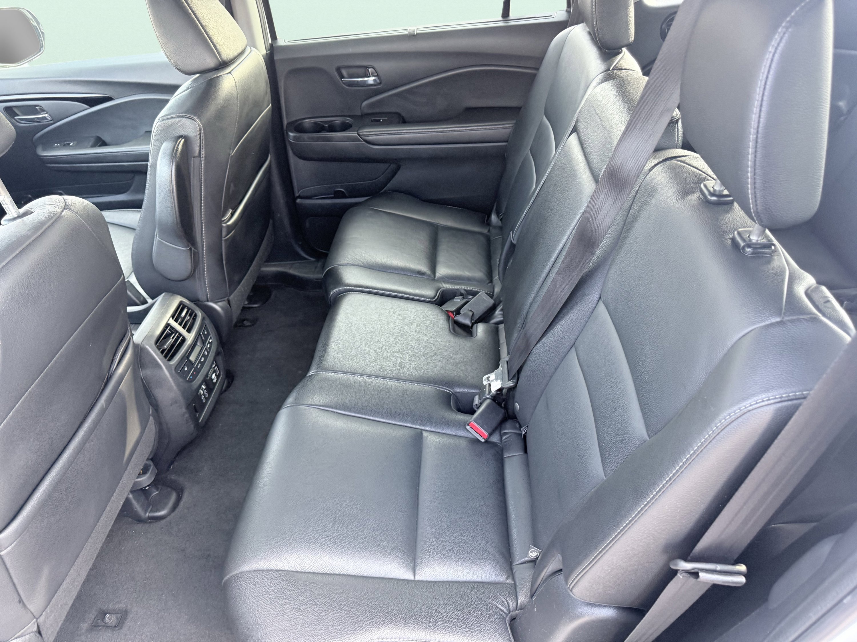 Used 2022 Honda Pilot Touring image 39