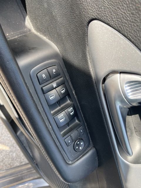 Used 2018 Chrysler Pacifica Touring-L w/ S Appearance Package FWD image 14